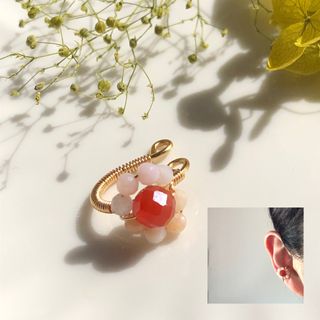 カーネリアンとオパールの小さなフラワーイヤーカフ◇天然石◇片耳◇イヤリング◇花